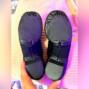 Good used dancing shoes size 1